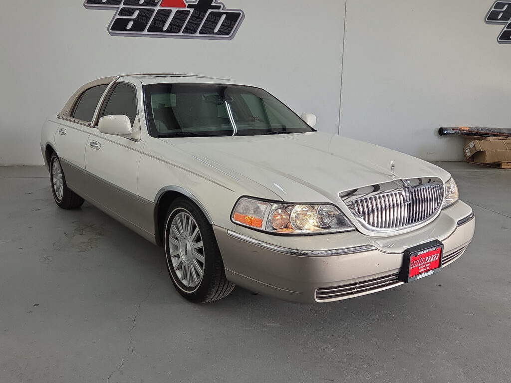 2003 Lincoln Town Car Signature