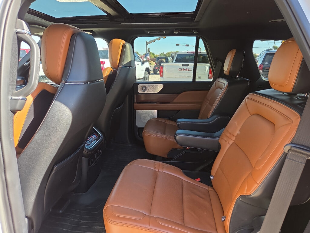 2020 Lincoln Navigator - P2243