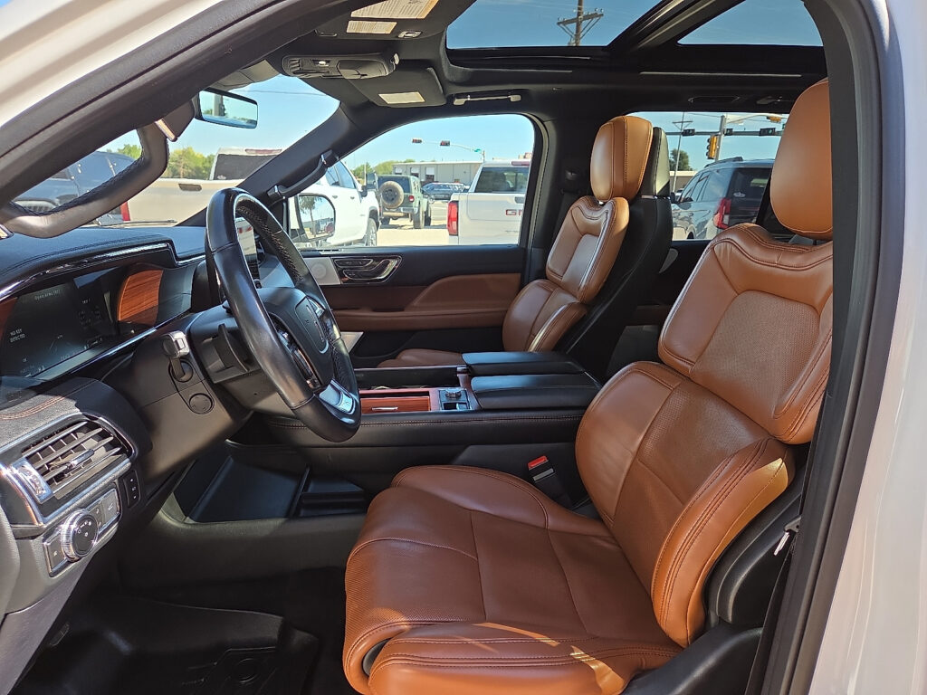 2020 Lincoln Navigator - P2243