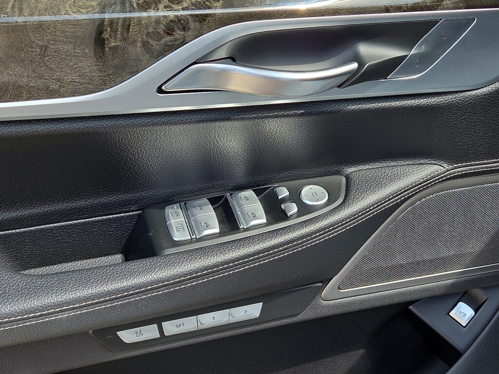 2017 BMW 740i - P2235