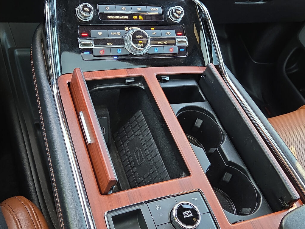 2020 Lincoln Navigator - P2243